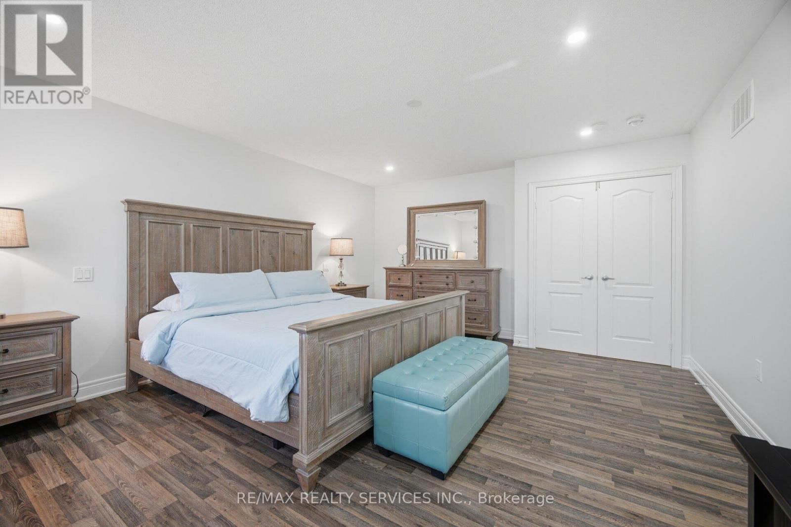 38 BLACKBERRY VALLEY CRESCENT Image 25