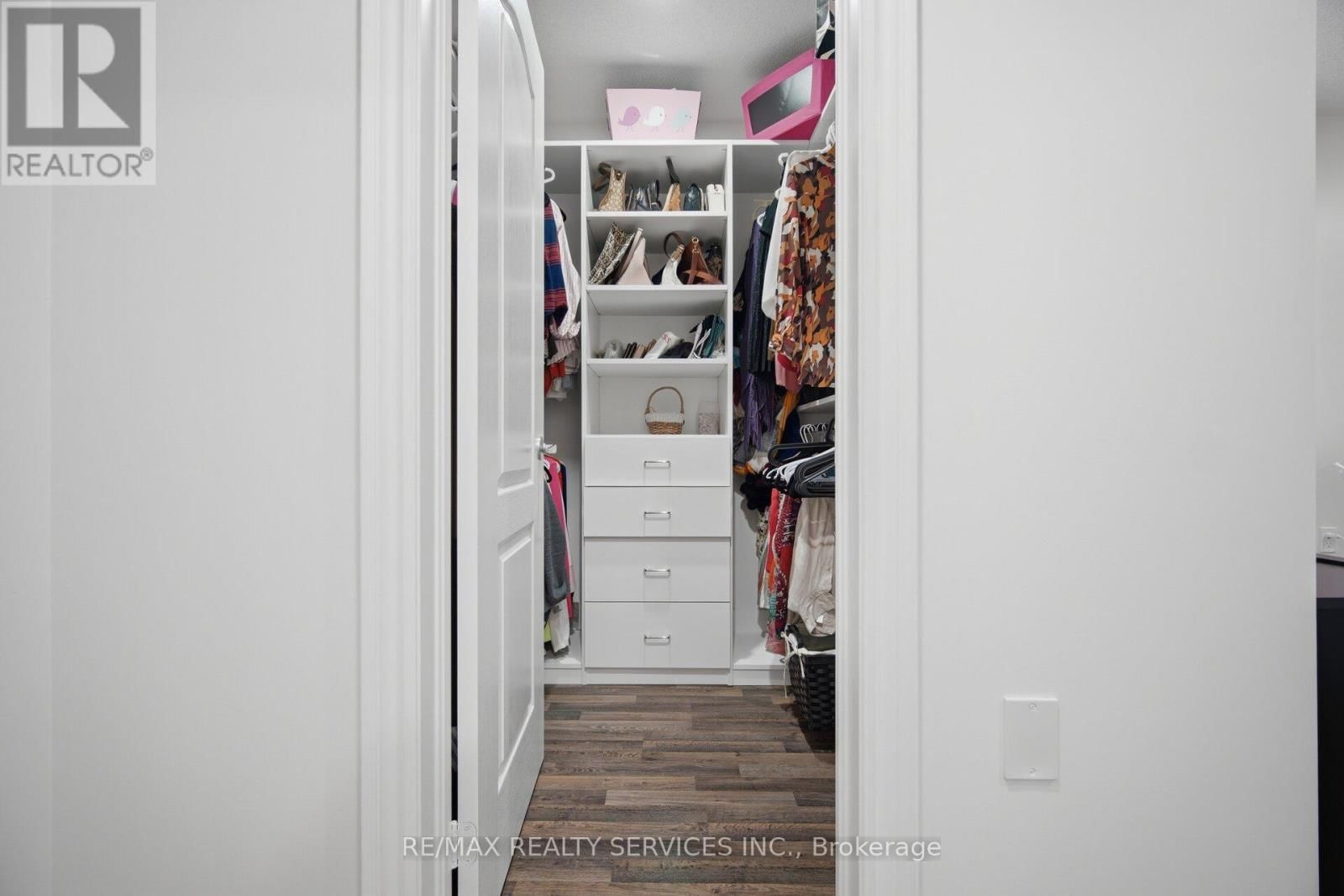 38 BLACKBERRY VALLEY CRESCENT Image 28