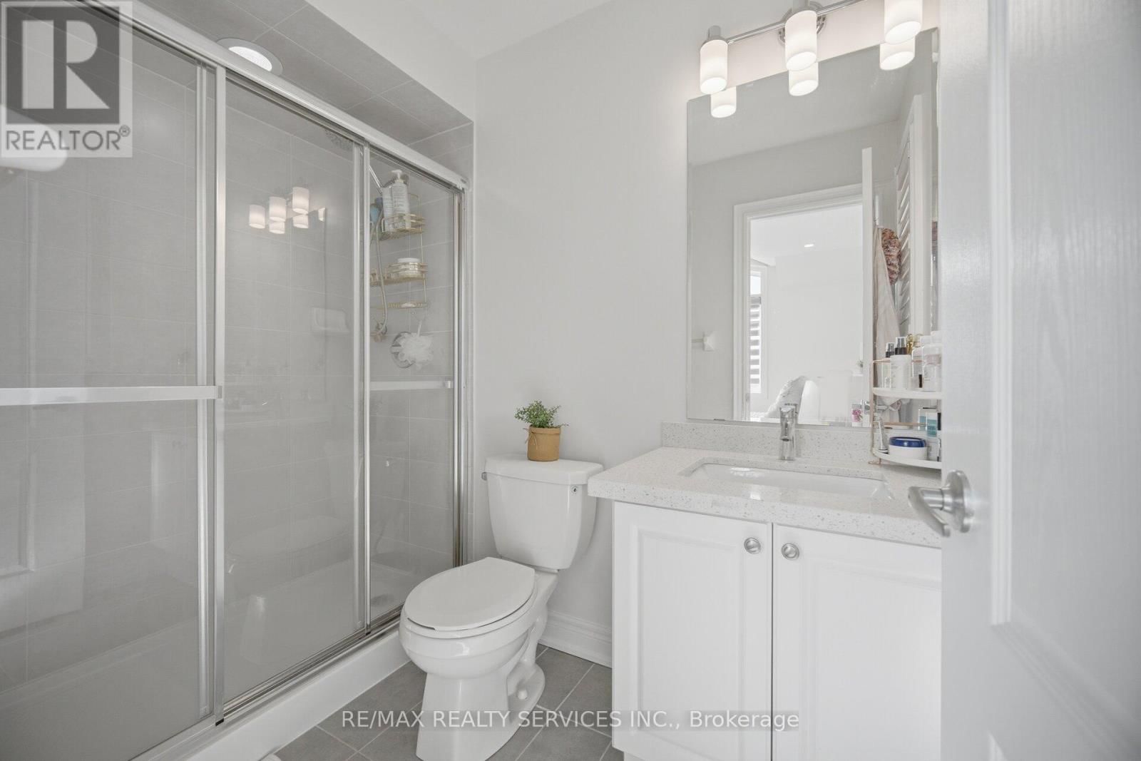 38 BLACKBERRY VALLEY CRESCENT Image 30