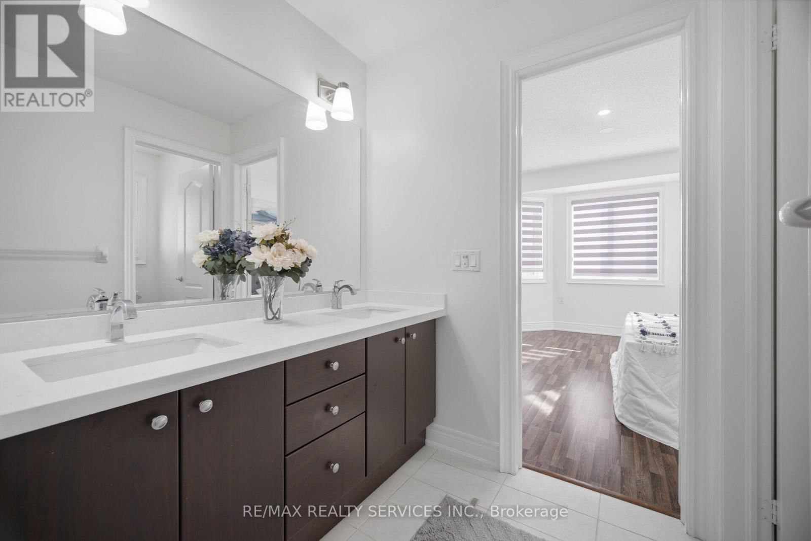 38 BLACKBERRY VALLEY CRESCENT Image 32