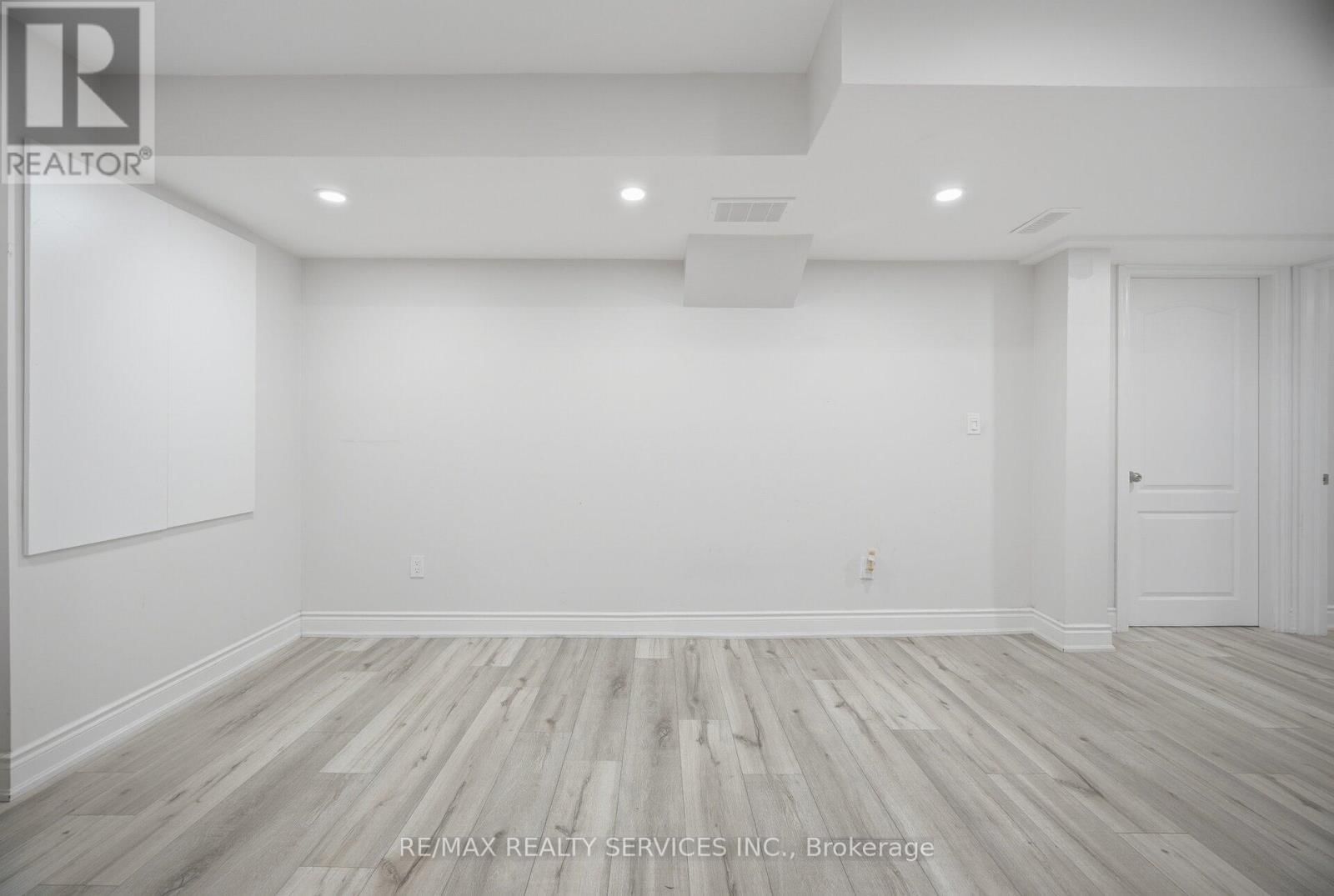 38 BLACKBERRY VALLEY CRESCENT Image 38