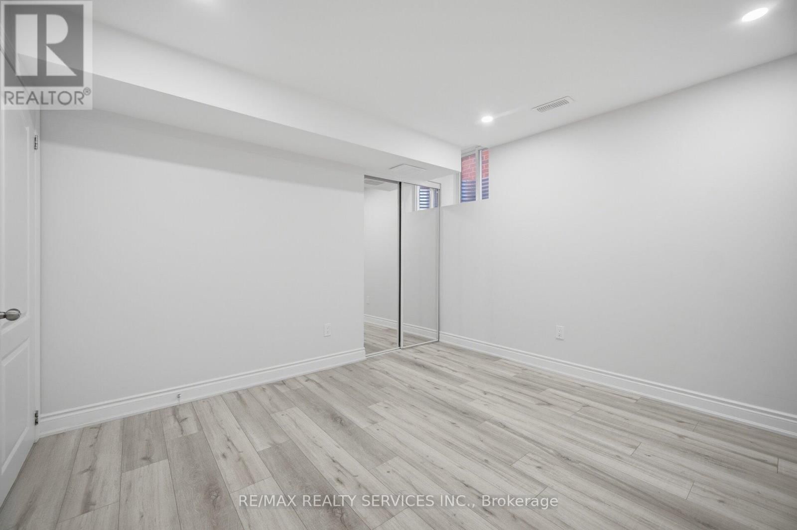 38 BLACKBERRY VALLEY CRESCENT Image 40