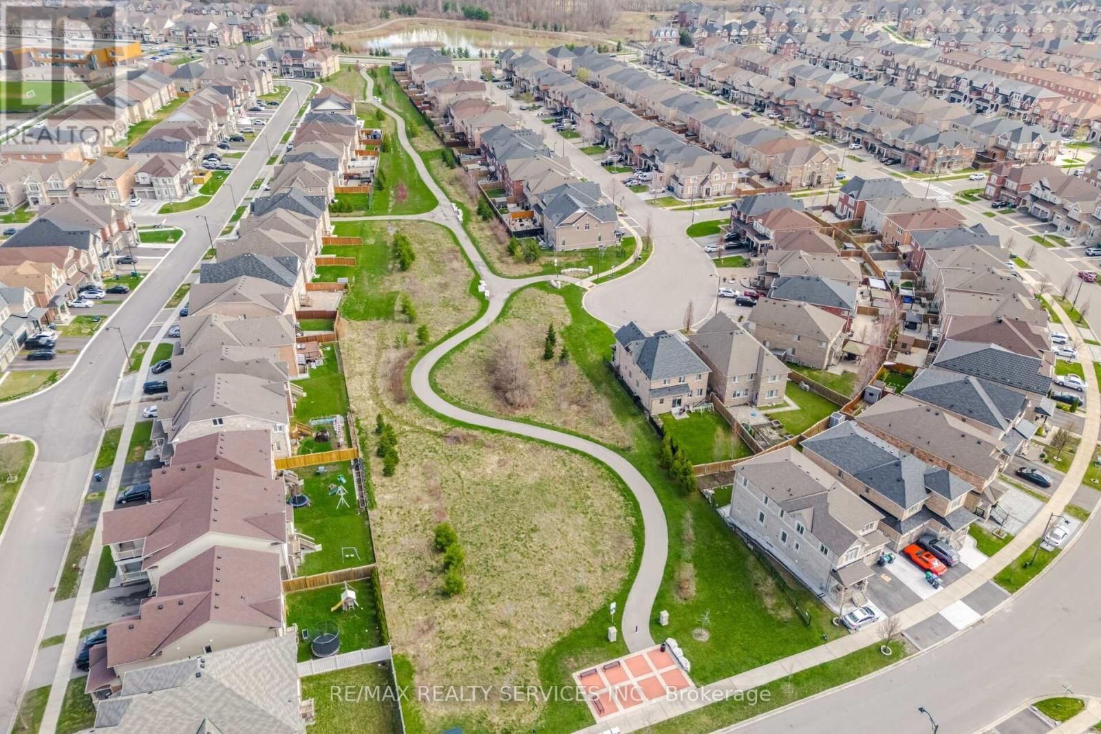 38 BLACKBERRY VALLEY CRESCENT Image 48