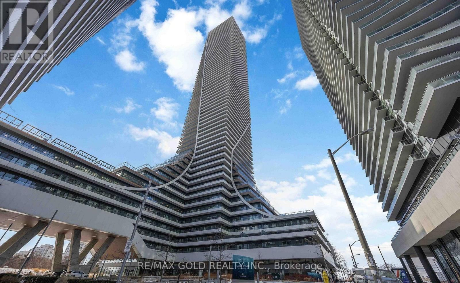 1919 - 30 SHORE BREEZE DRIVE Image 1