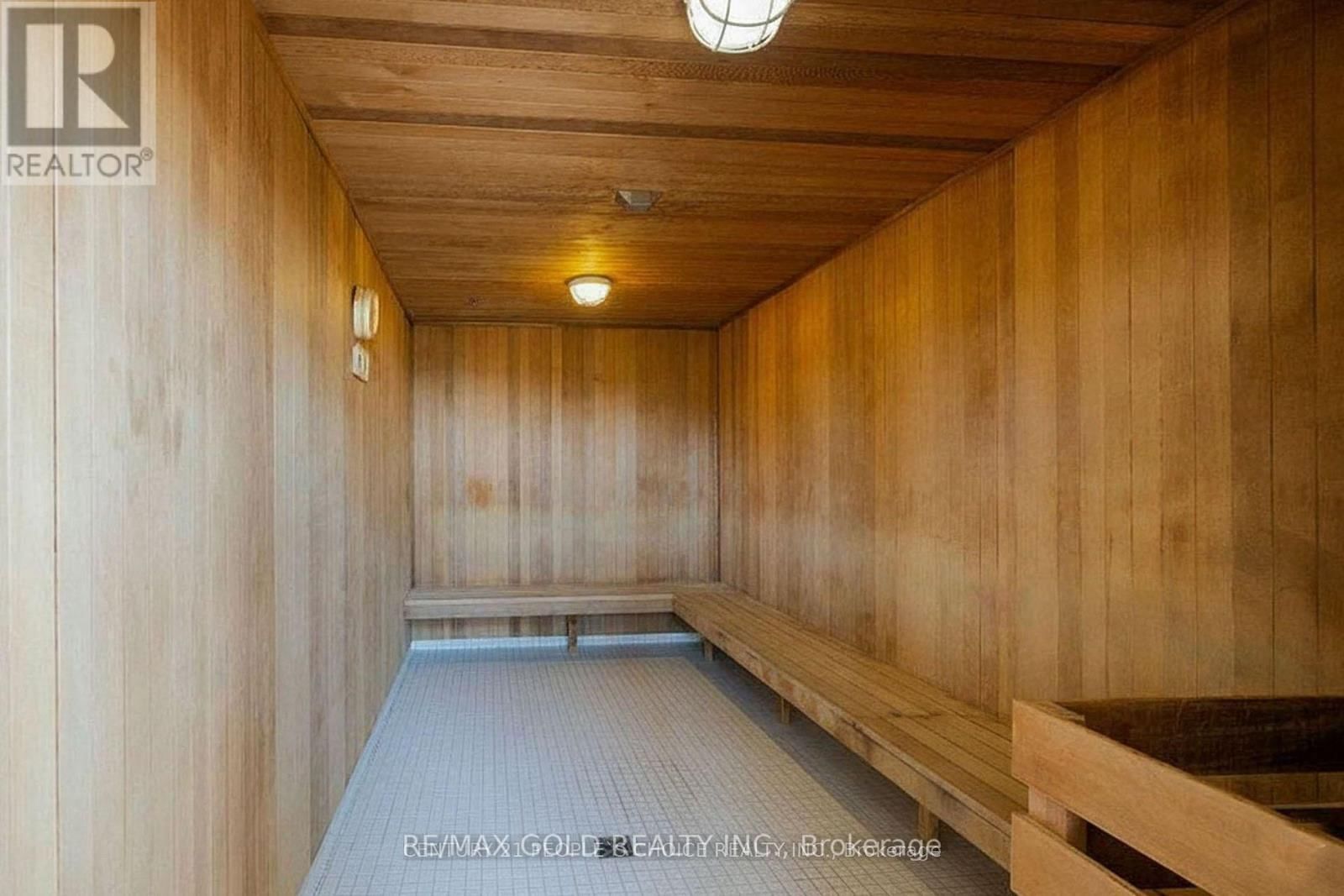 1919 - 30 SHORE BREEZE DRIVE Image 11