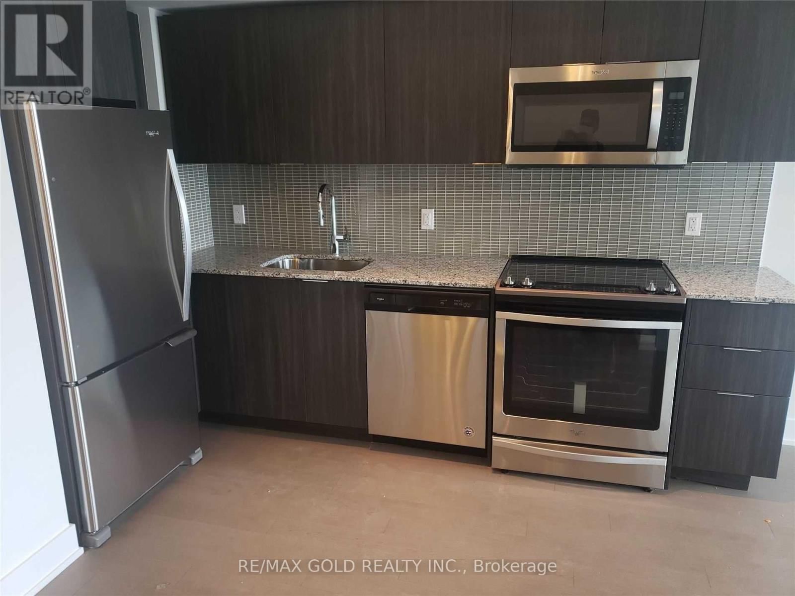 1919 - 30 SHORE BREEZE DRIVE Image 12