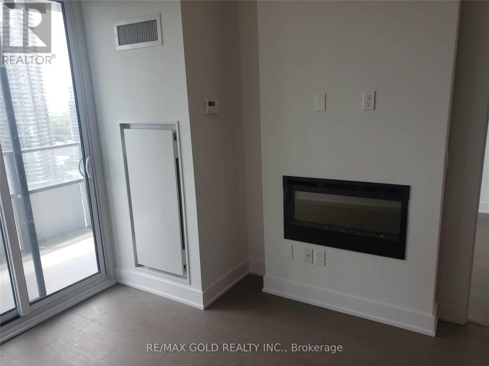 1919 - 30 SHORE BREEZE DRIVE Image 14