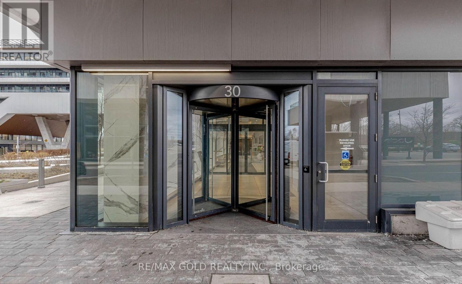 1919 - 30 SHORE BREEZE DRIVE Image 2