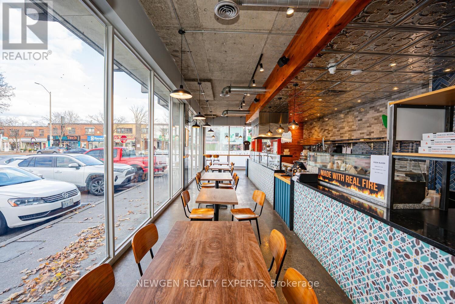 230 LAKESHORE ROAD EAST Image 13