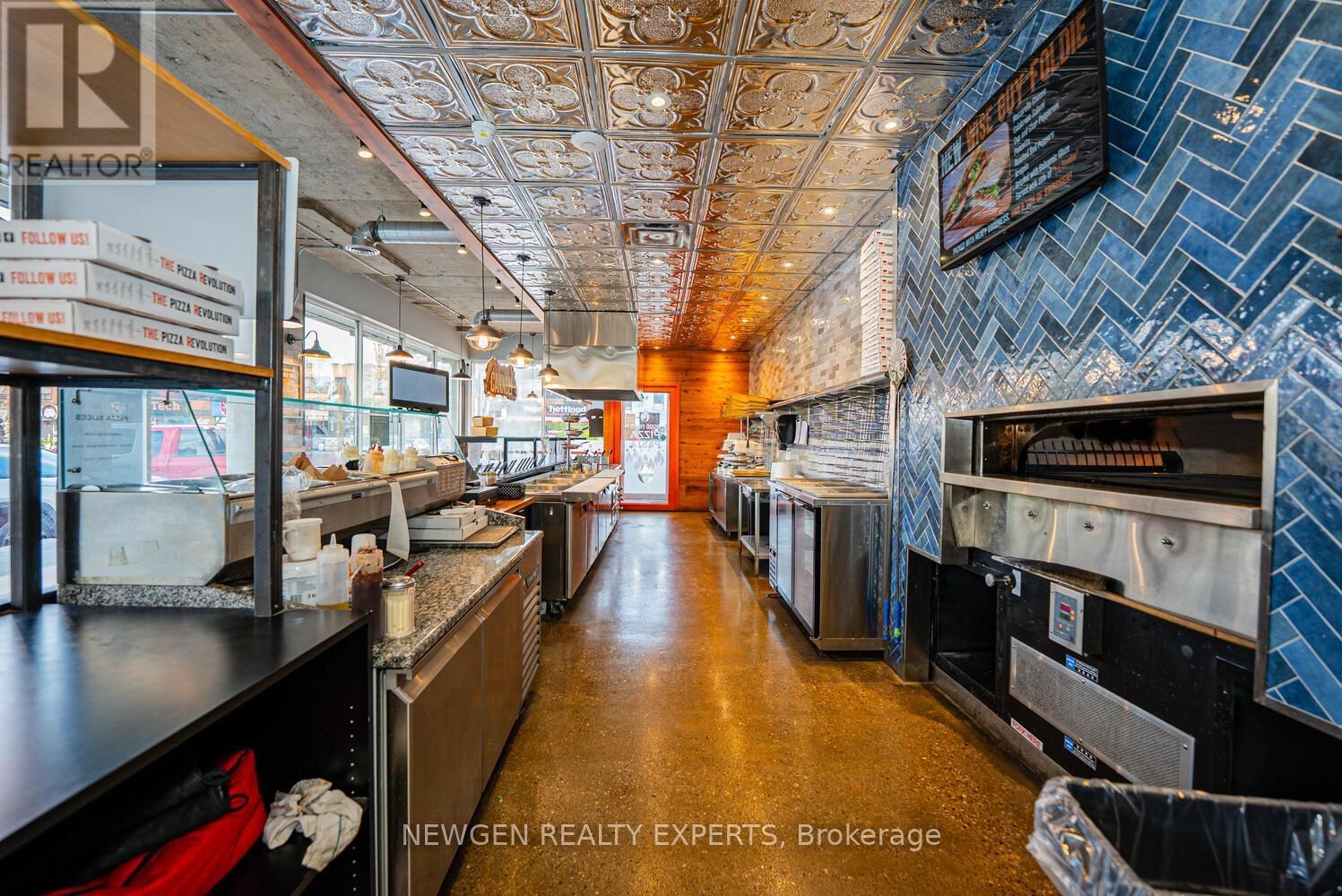 230 LAKESHORE ROAD EAST Image 16