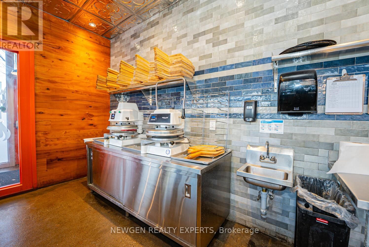 230 LAKESHORE ROAD EAST Image 20