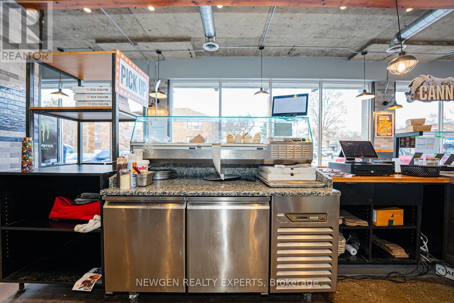 230 LAKESHORE ROAD EAST Image 24