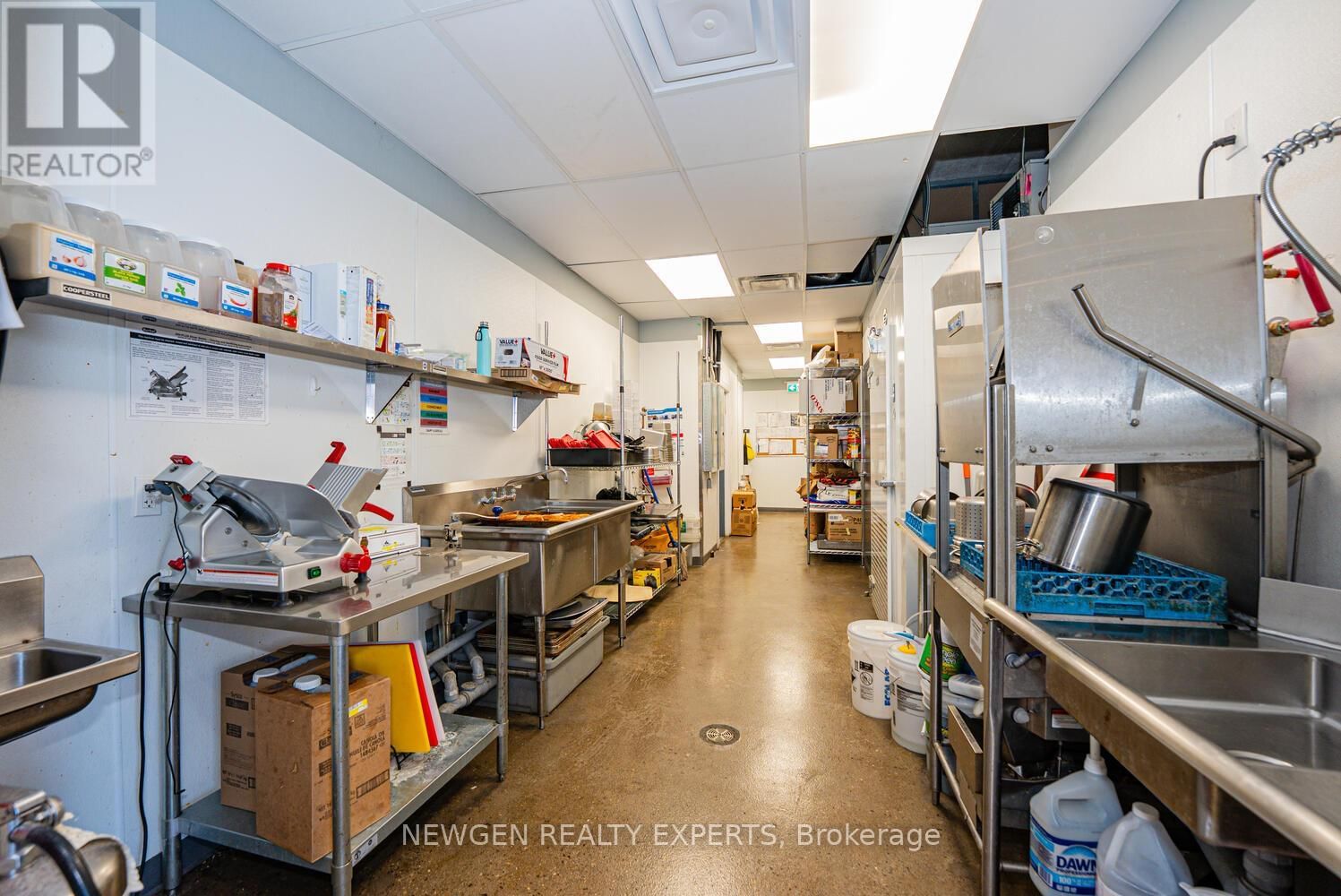 230 LAKESHORE ROAD EAST Image 26