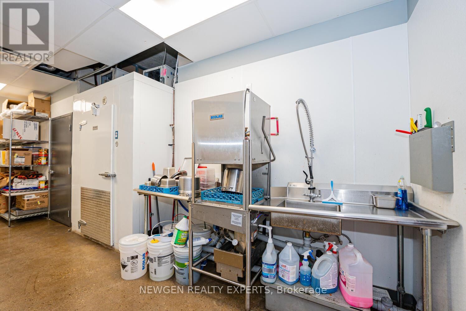 230 LAKESHORE ROAD EAST Image 27