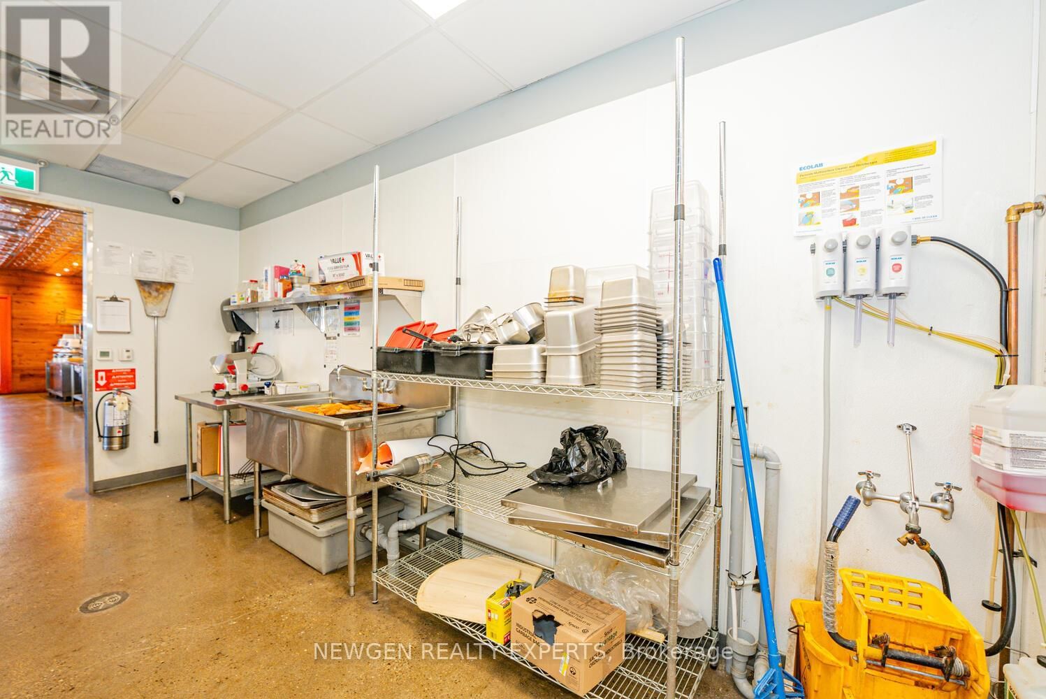 230 LAKESHORE ROAD EAST Image 28