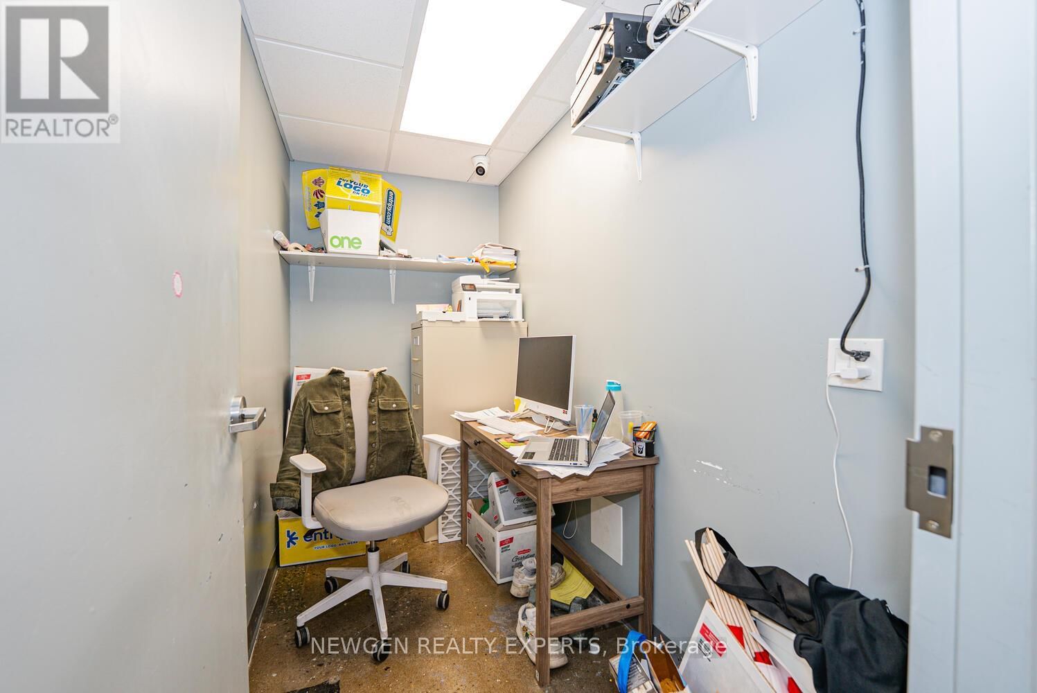 230 LAKESHORE ROAD EAST Image 33