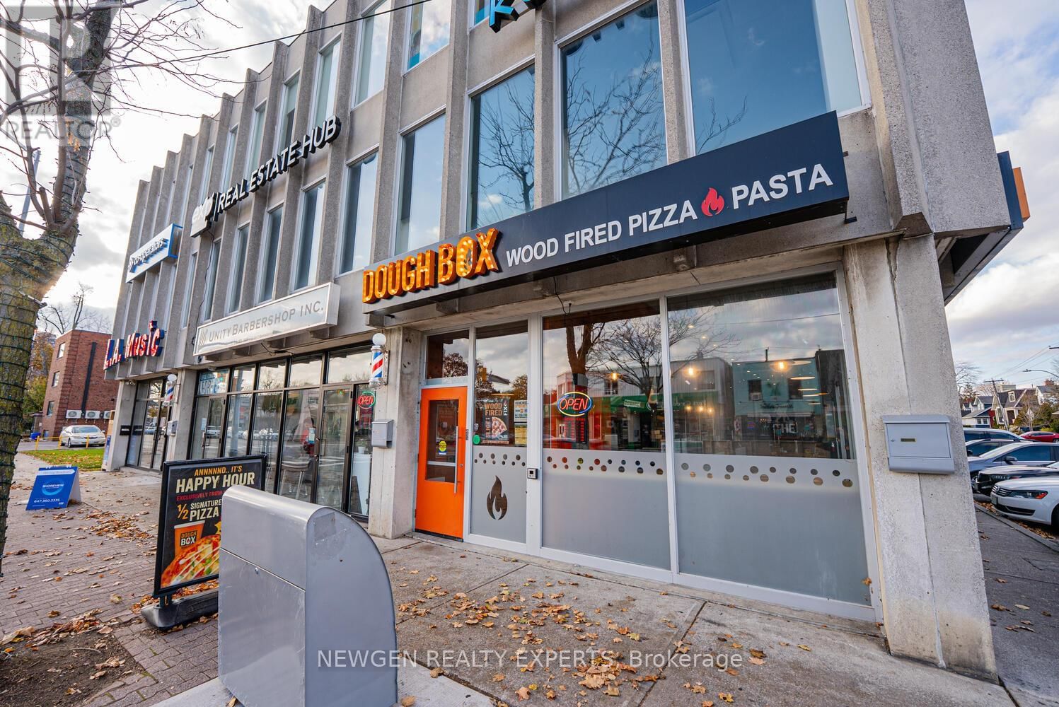 230 LAKESHORE ROAD EAST Image 7