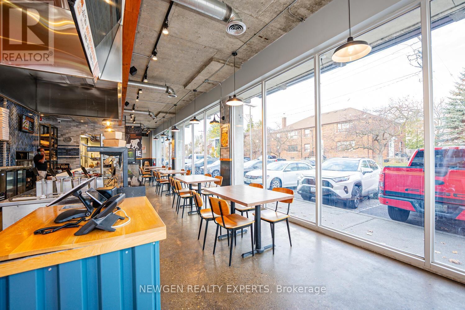 230 LAKESHORE ROAD EAST Image 9