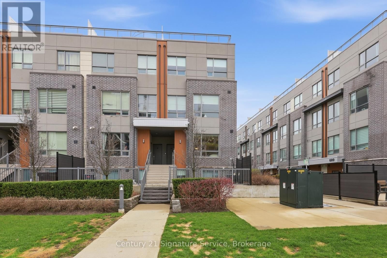 2 - 1238 CAWTHRA ROAD Image 1