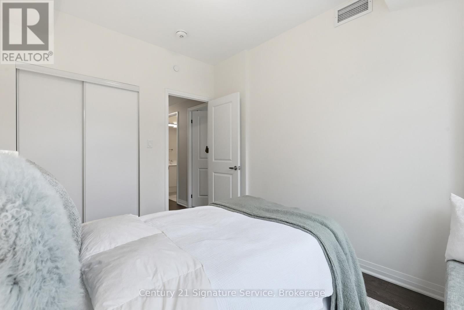 2 - 1238 CAWTHRA ROAD Image 17