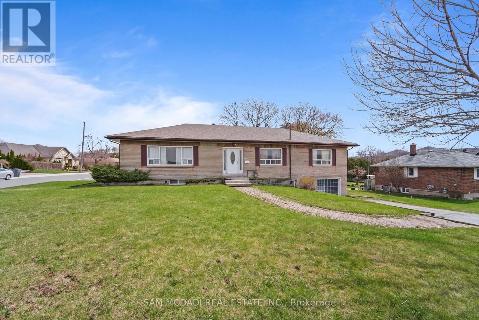 2230 BRITANNIA ROAD WEST Image 2