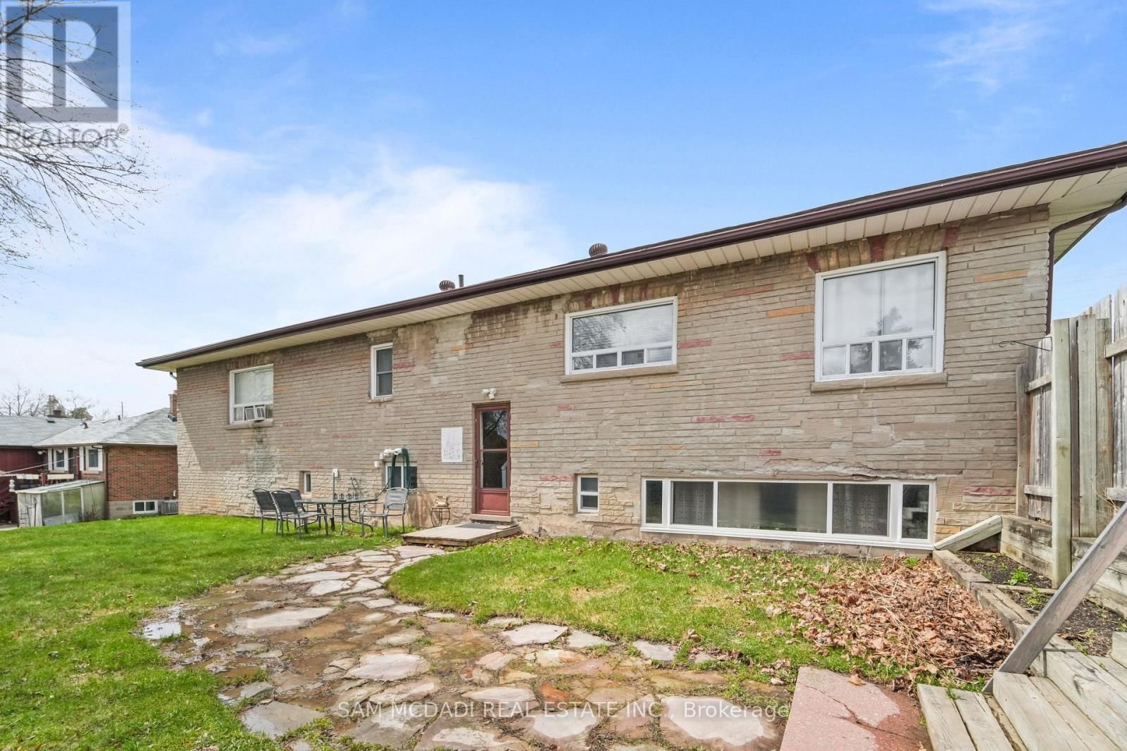 2230 BRITANNIA ROAD WEST Image 4