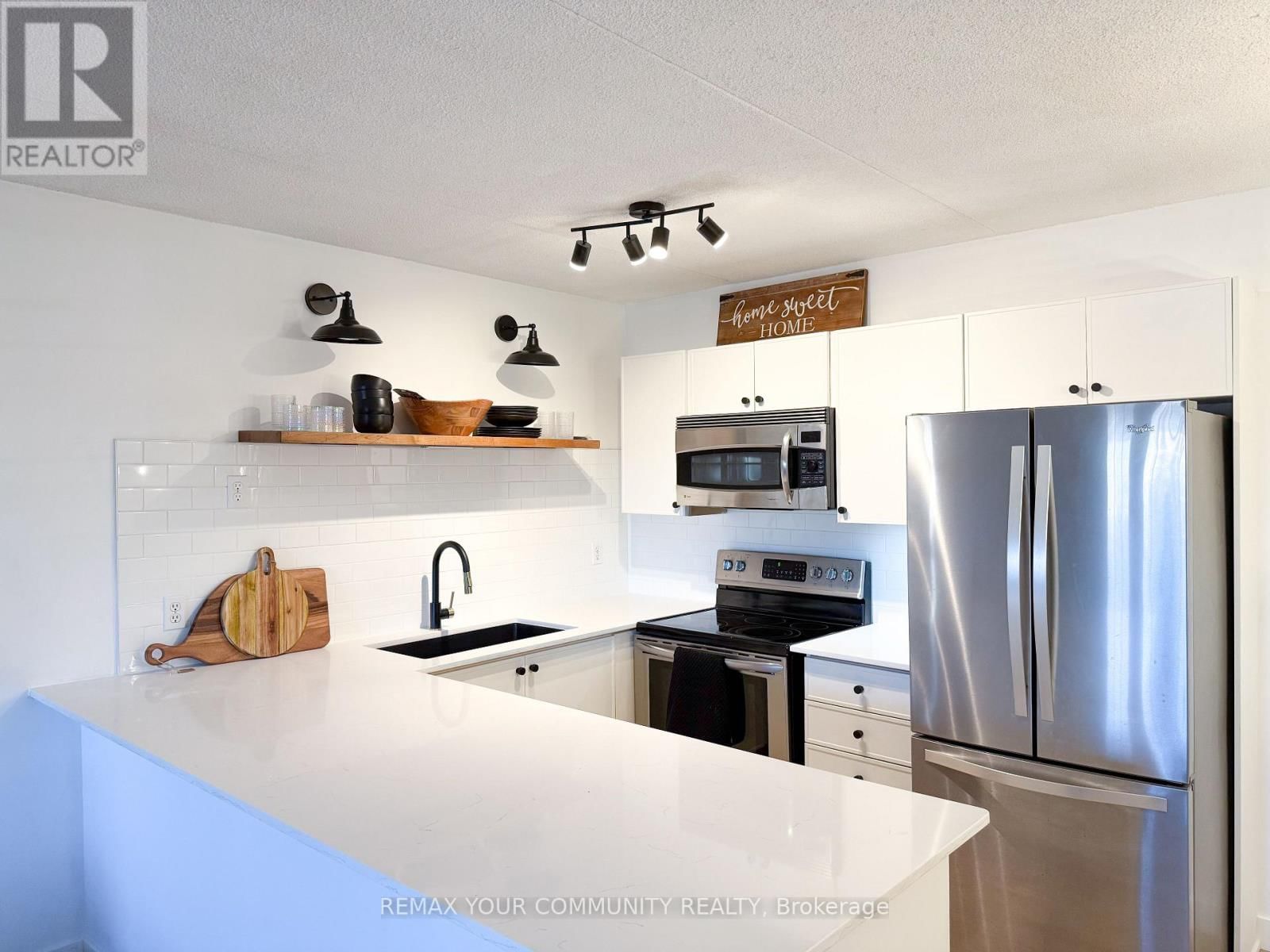 210 - 1800 WALKER'S LINE Image 3