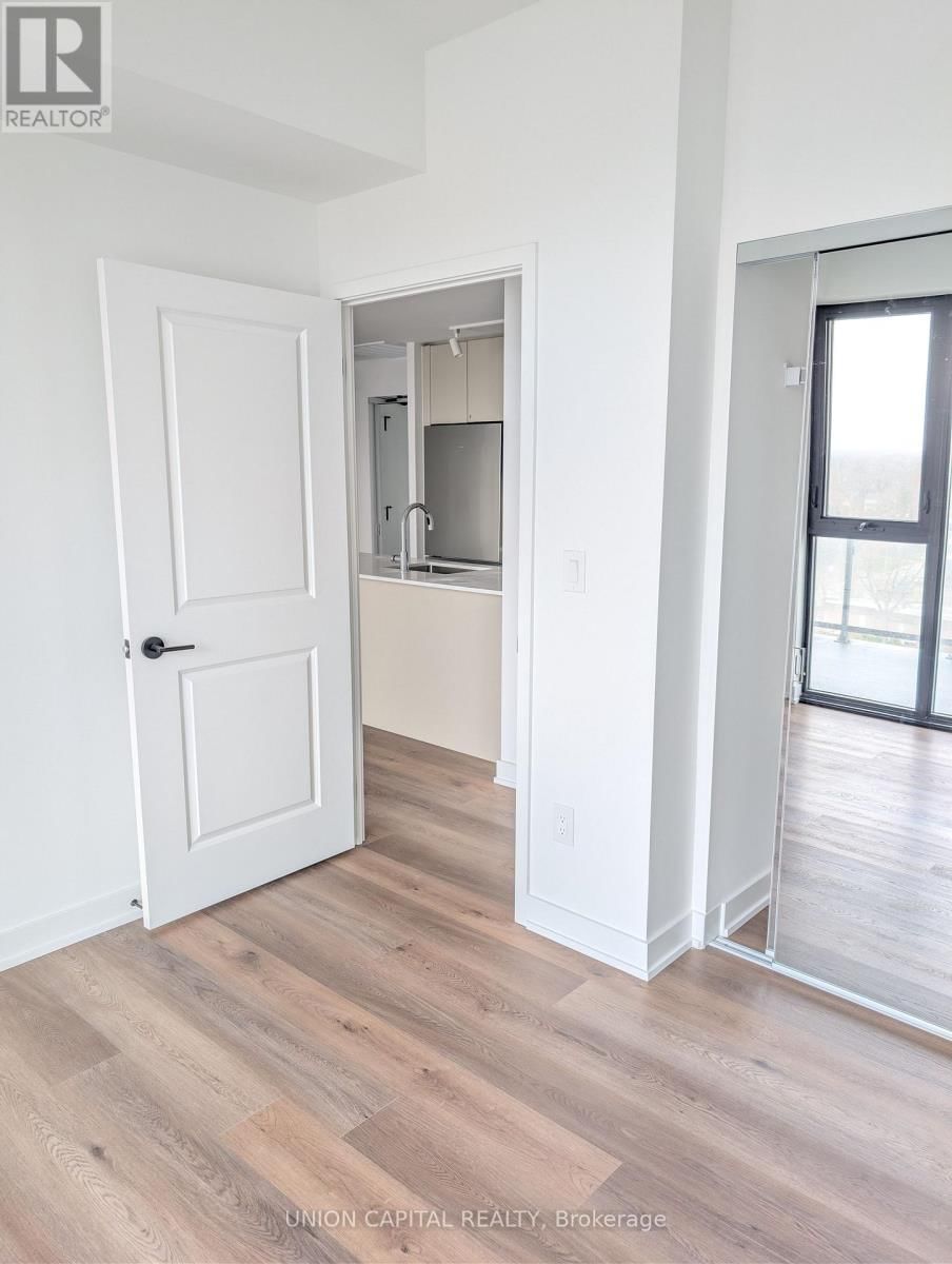 801 - 2075 LAKESHORE ROAD Image 12