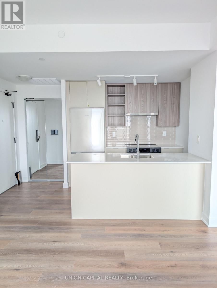 801 - 2075 LAKESHORE ROAD Image 2