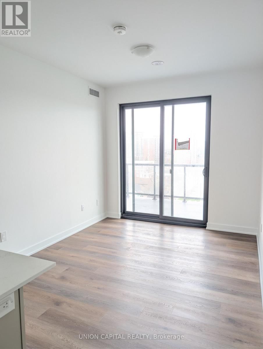 801 - 2075 LAKESHORE ROAD Image 6