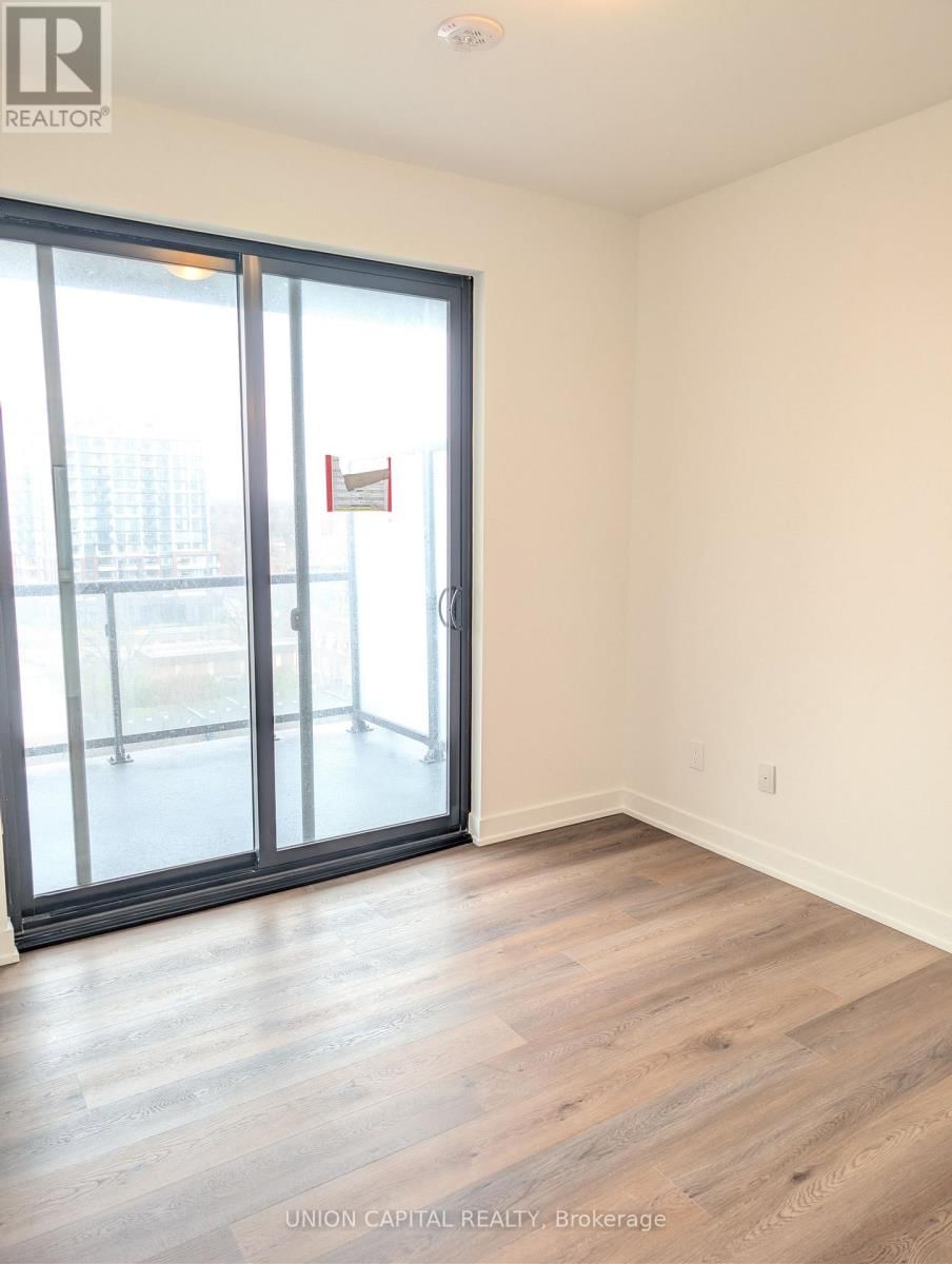 801 - 2075 LAKESHORE ROAD Image 8