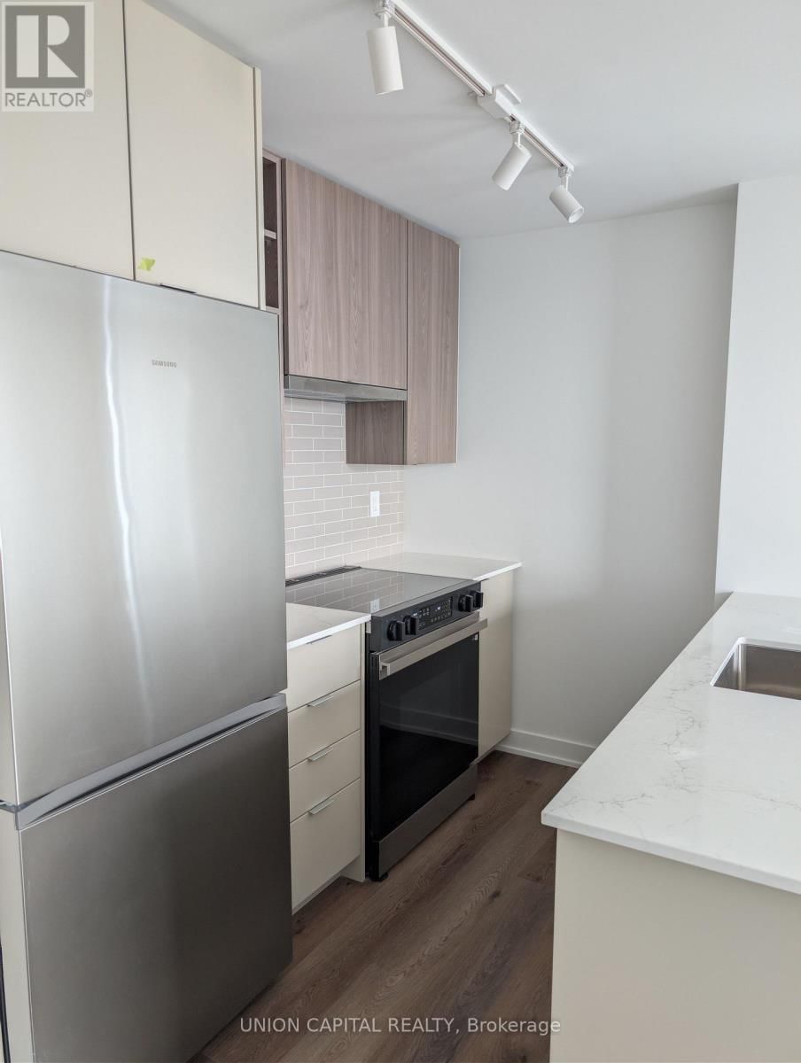 801 - 2075 LAKESHORE ROAD Image 9