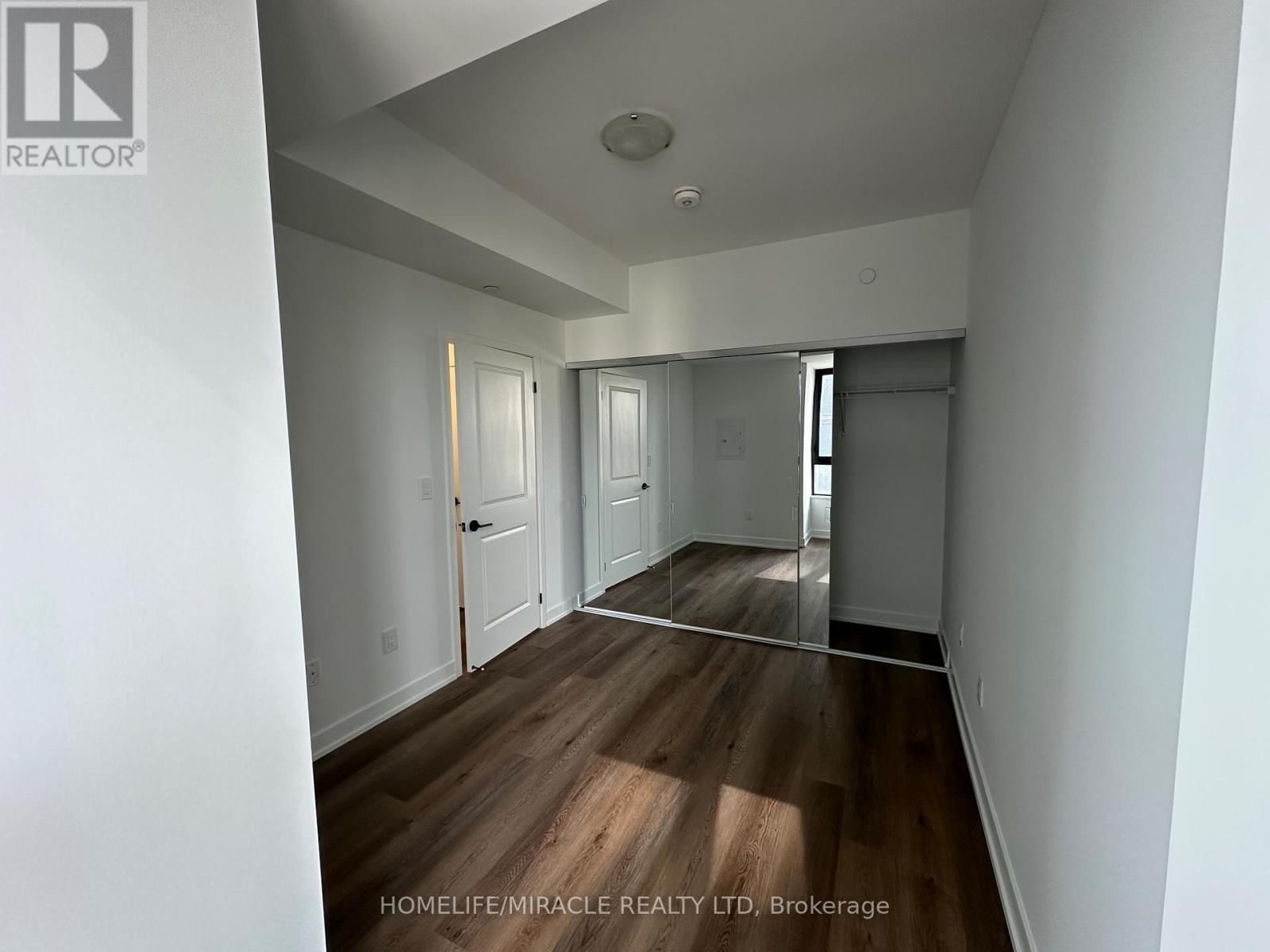 603 - 2075 LAKESHORE ROAD Image 13