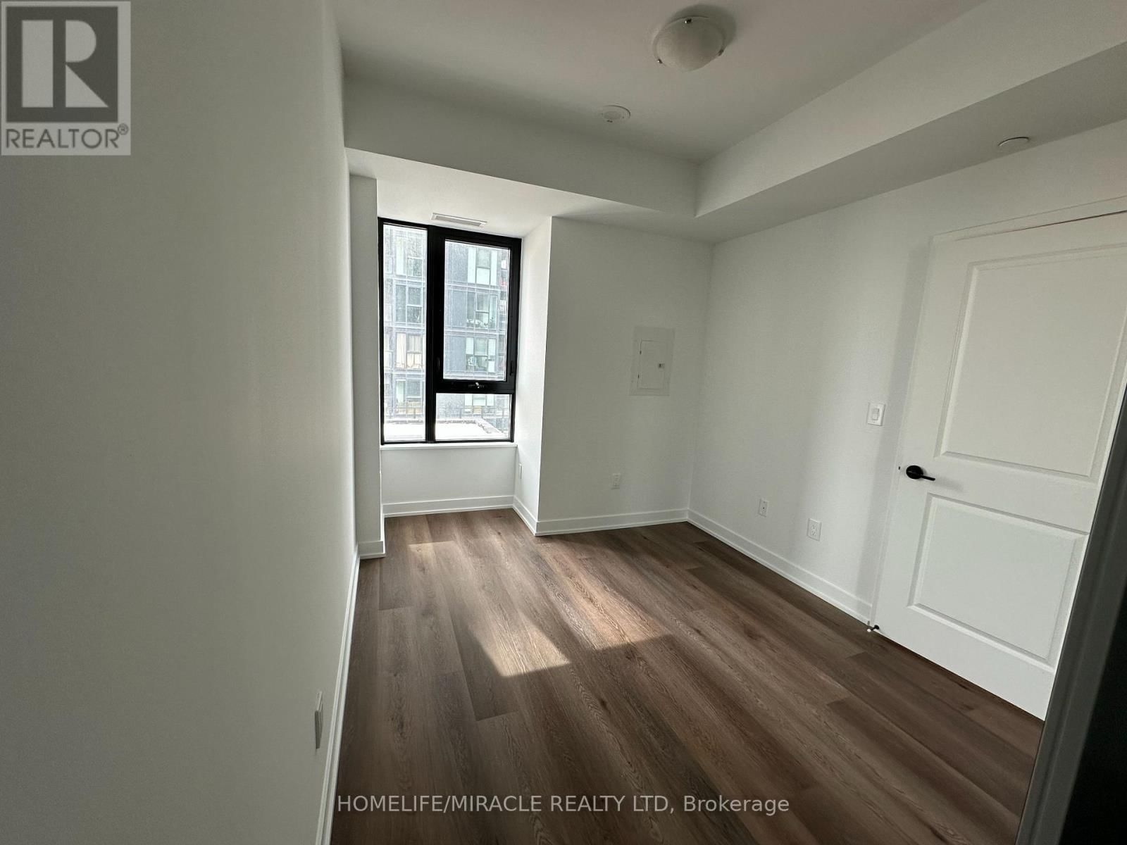 603 - 2075 LAKESHORE ROAD Image 14