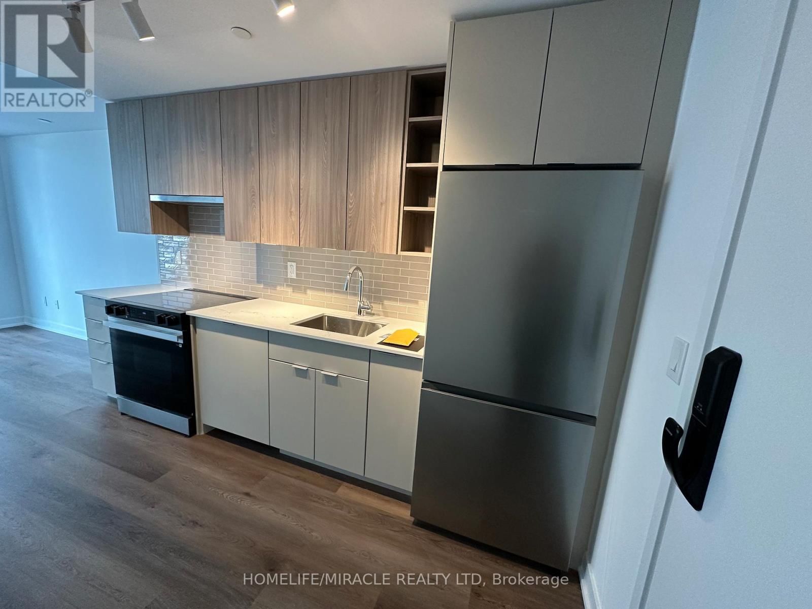 603 - 2075 LAKESHORE ROAD Image 7