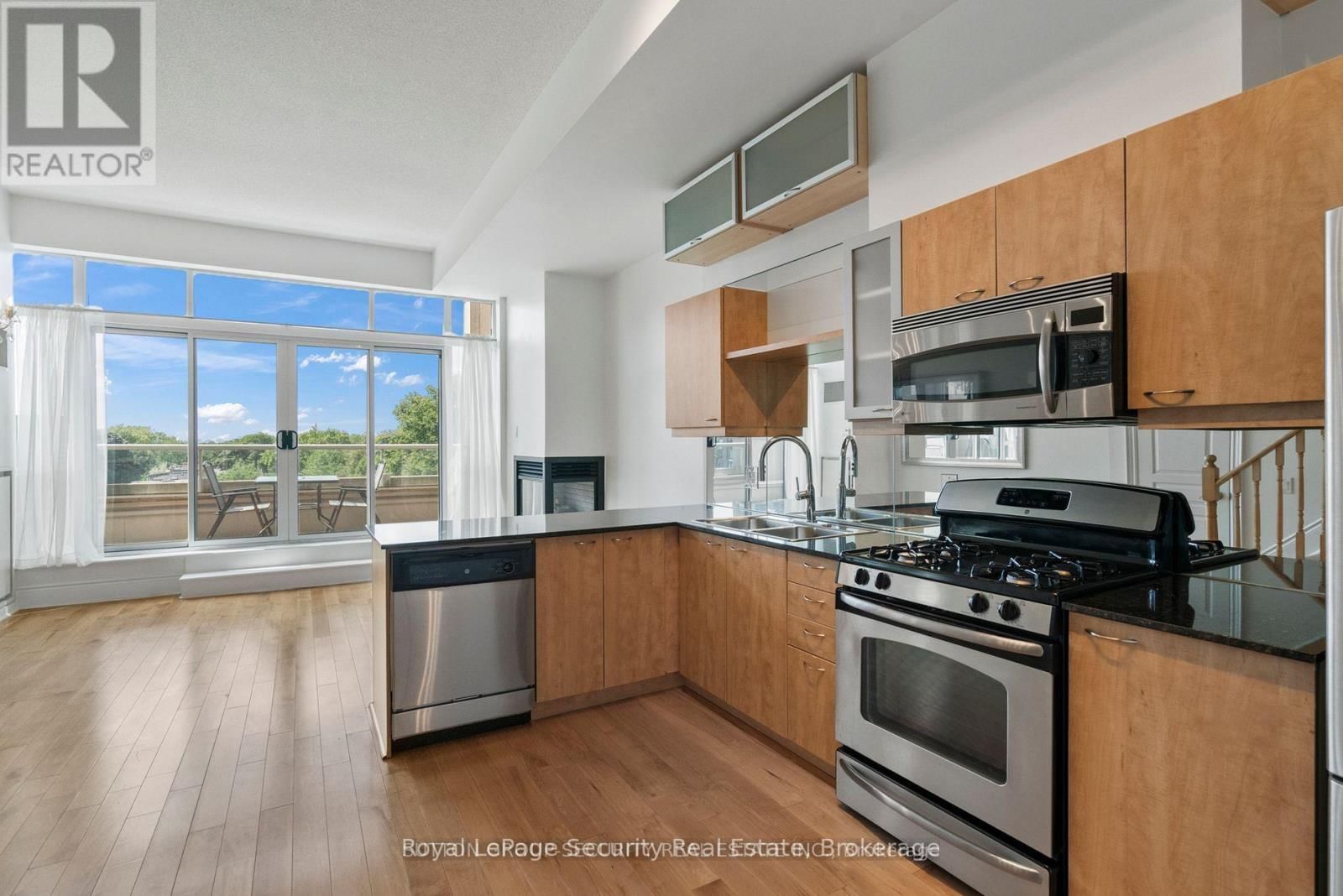 511 - 437 RONCESVALLES AVENUE Image 11