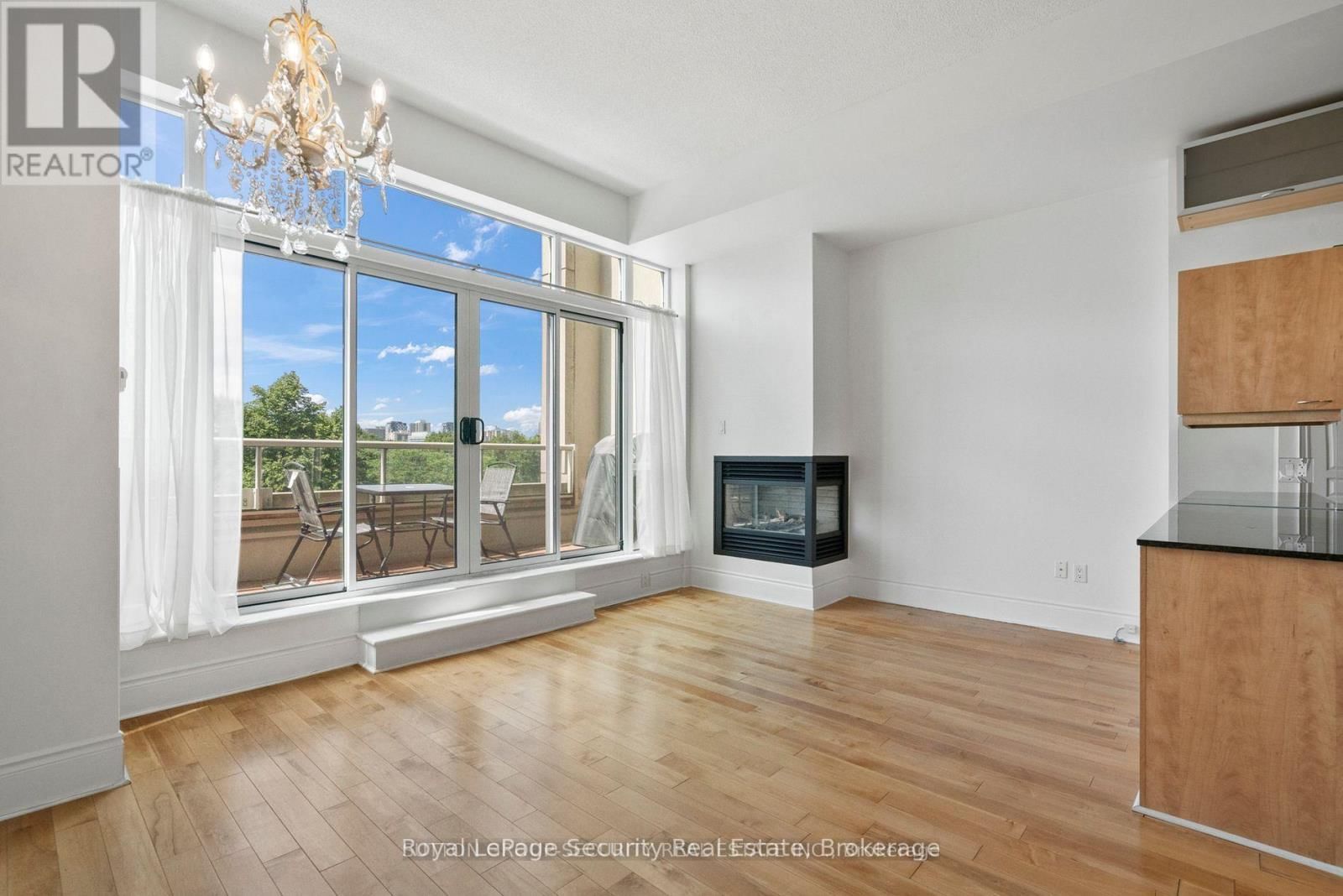 511 - 437 RONCESVALLES AVENUE Image 13