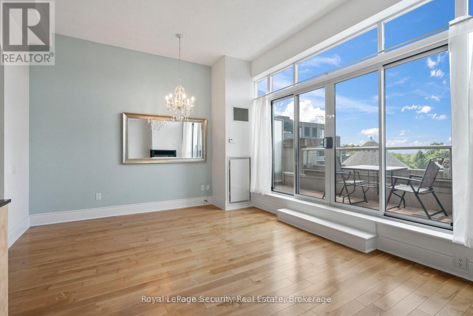 511 - 437 RONCESVALLES AVENUE Image 14