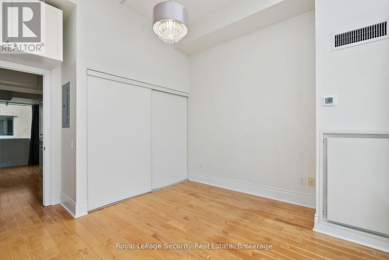 511 - 437 RONCESVALLES AVENUE Image 28