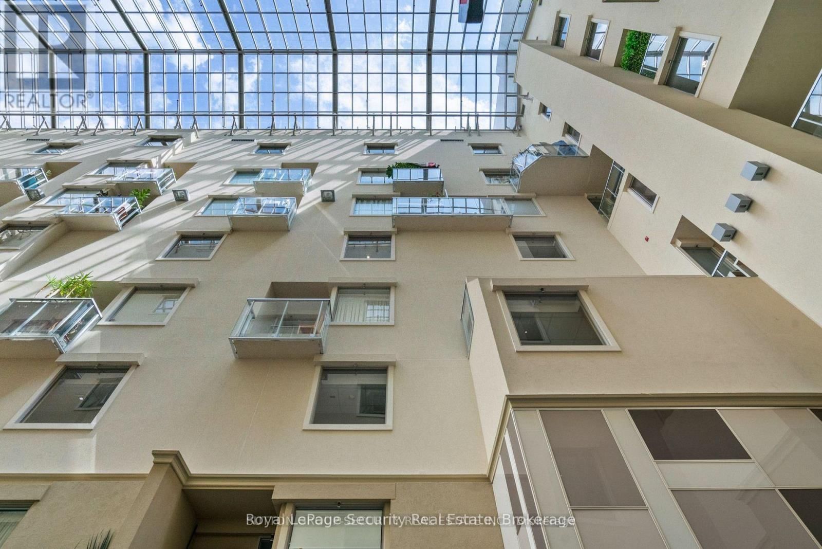 511 - 437 RONCESVALLES AVENUE Image 35