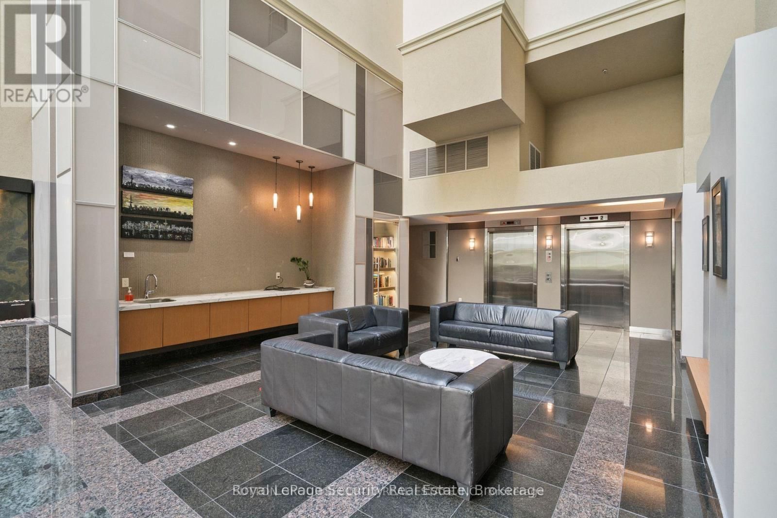 511 - 437 RONCESVALLES AVENUE Image 4