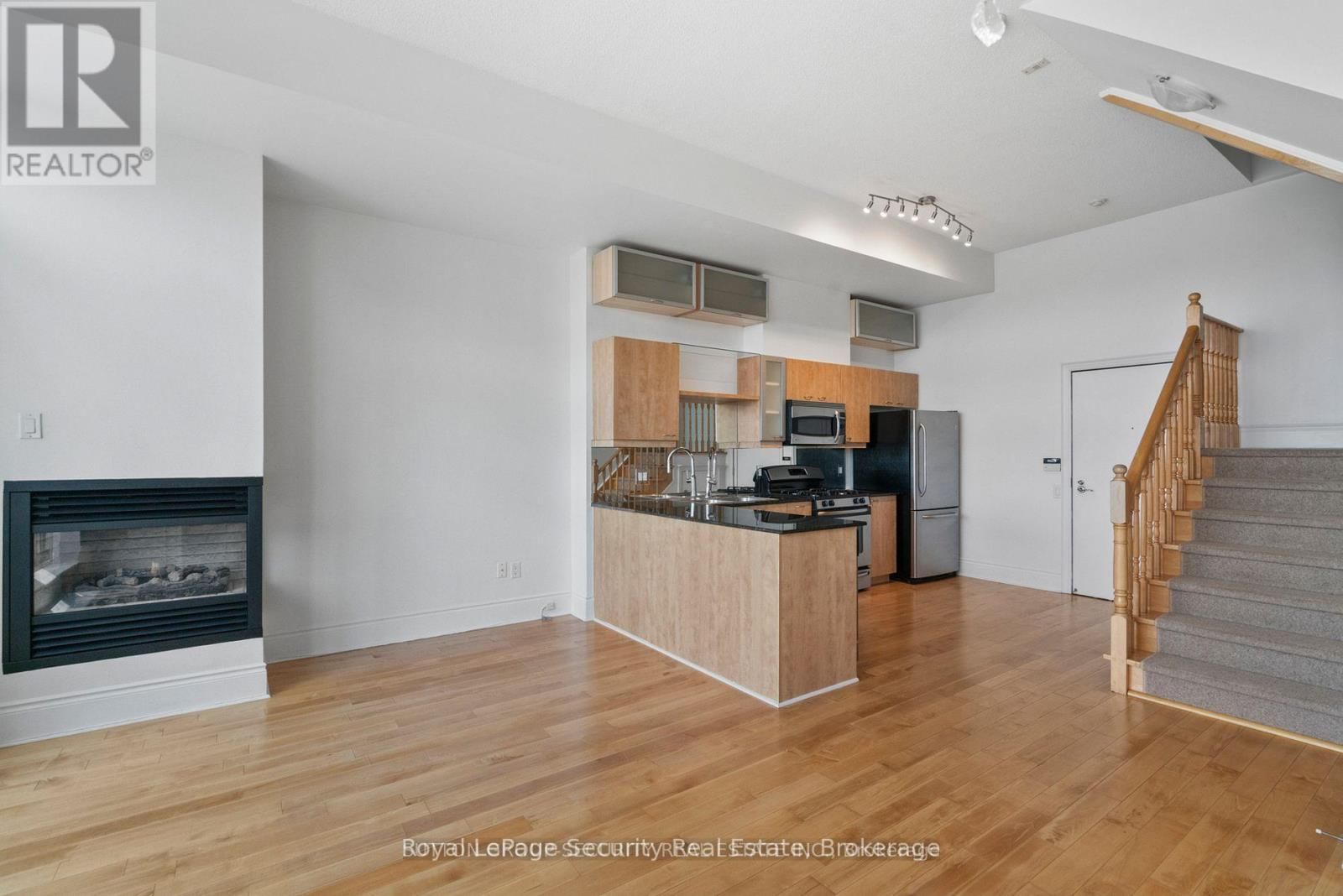 511 - 437 RONCESVALLES AVENUE Image 8