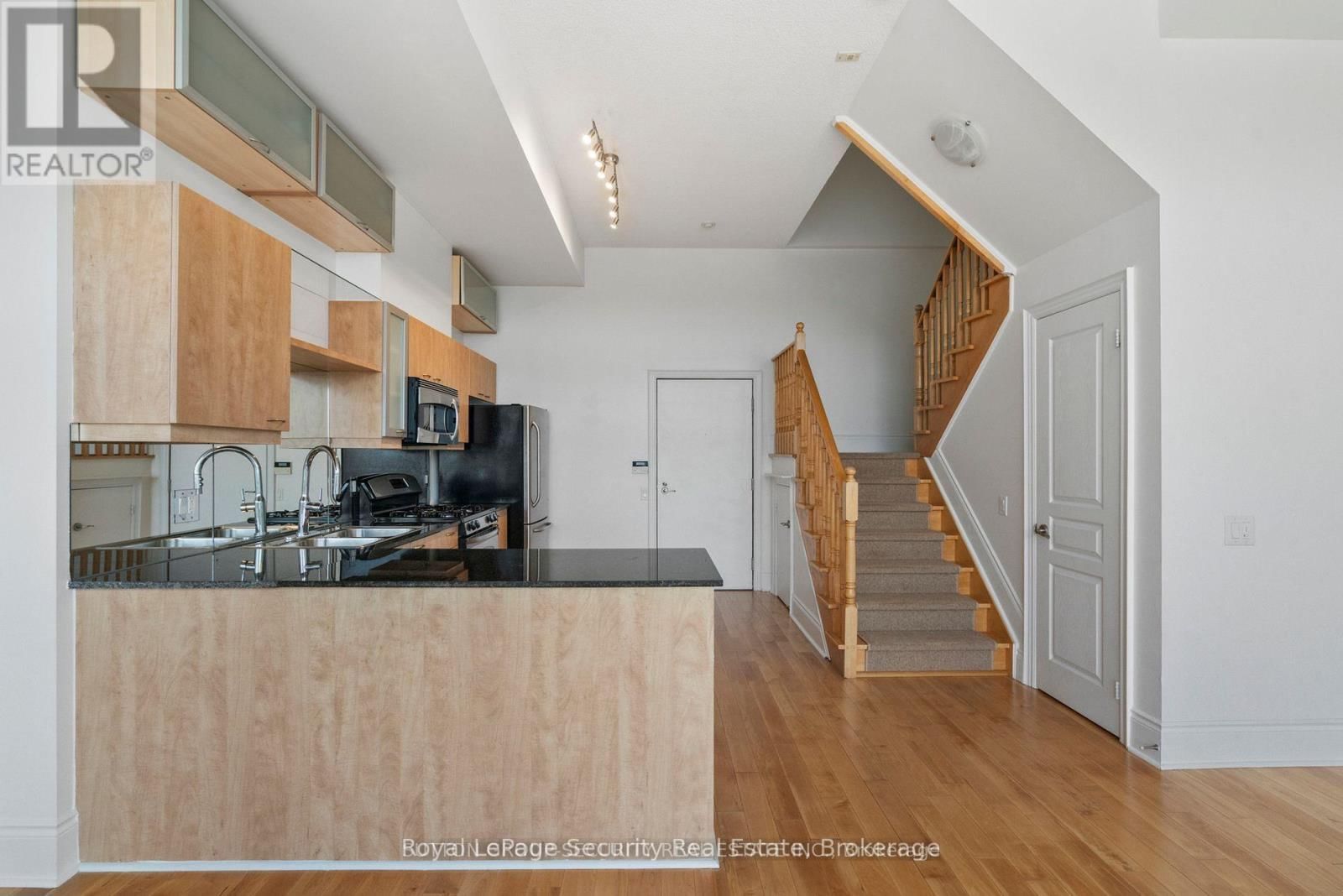 511 - 437 RONCESVALLES AVENUE Image 9