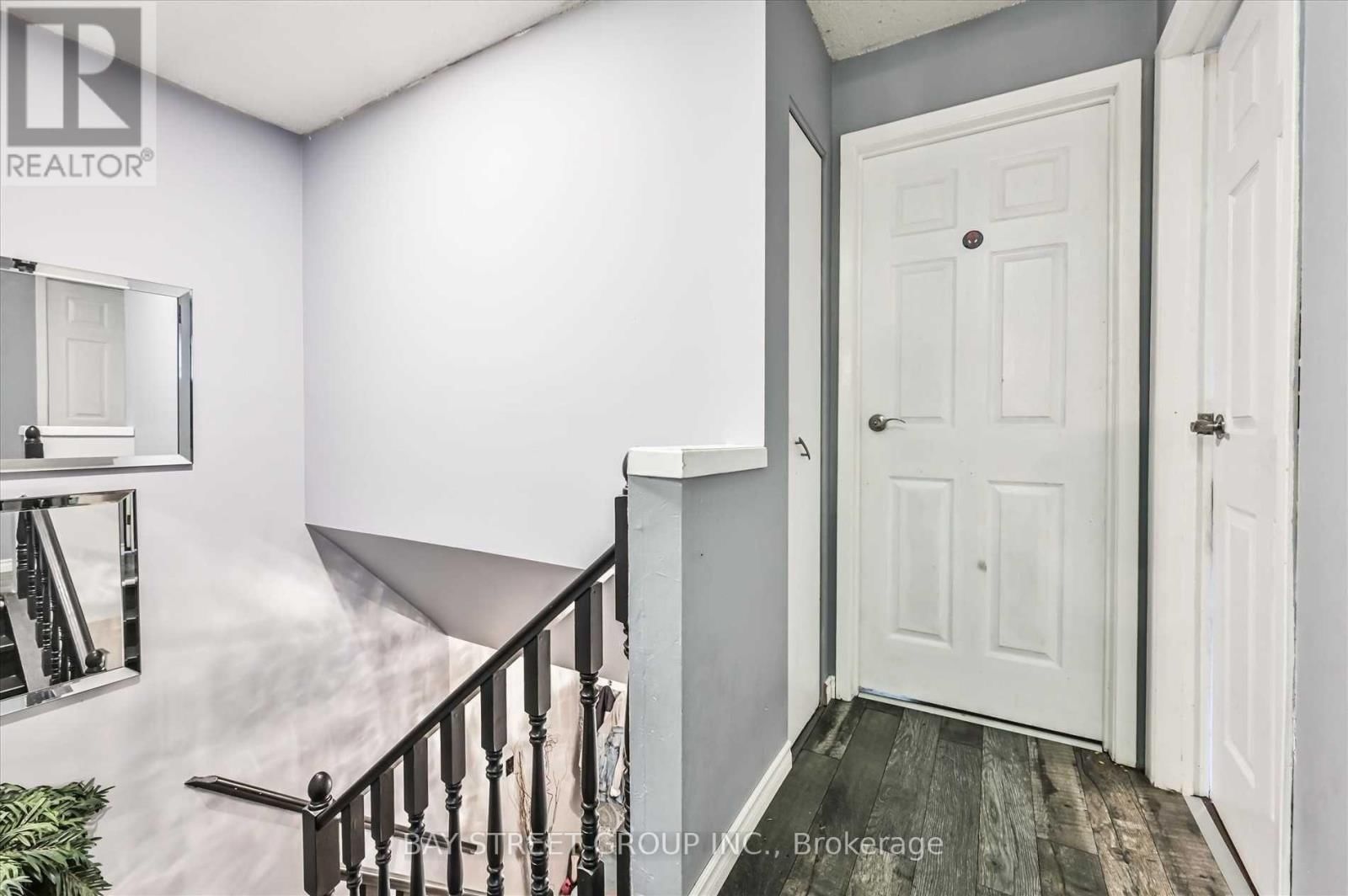 39 BARRINGTON CRESCENT Image 11