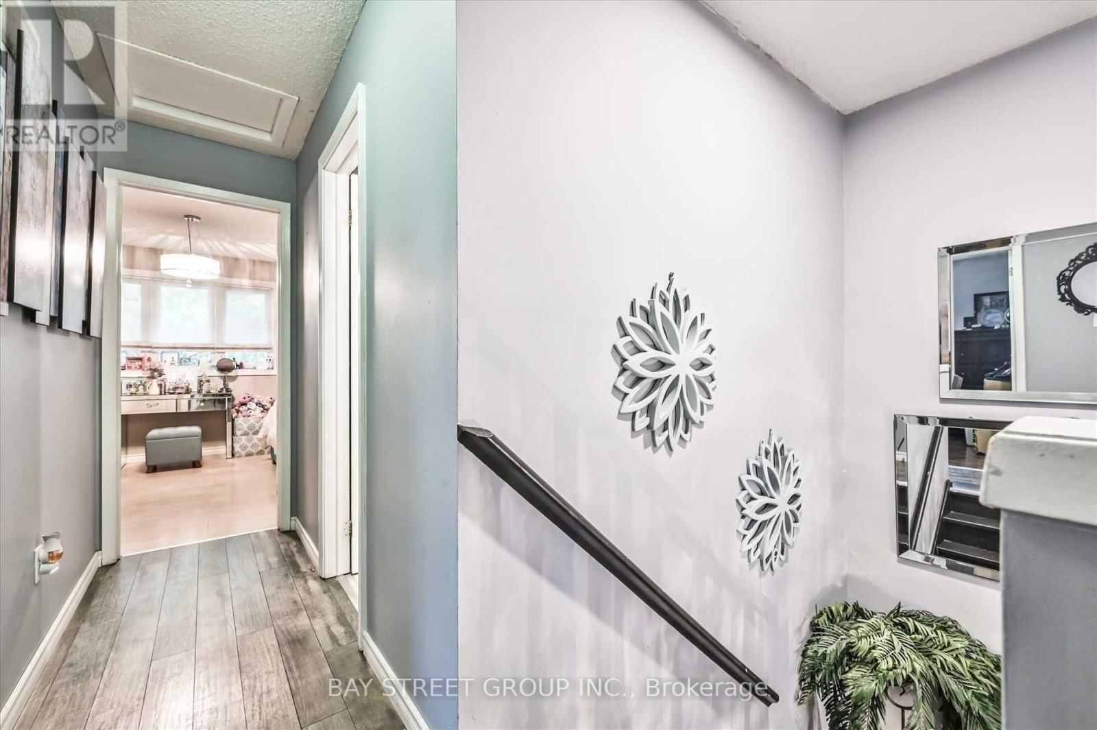 39 BARRINGTON CRESCENT Image 13