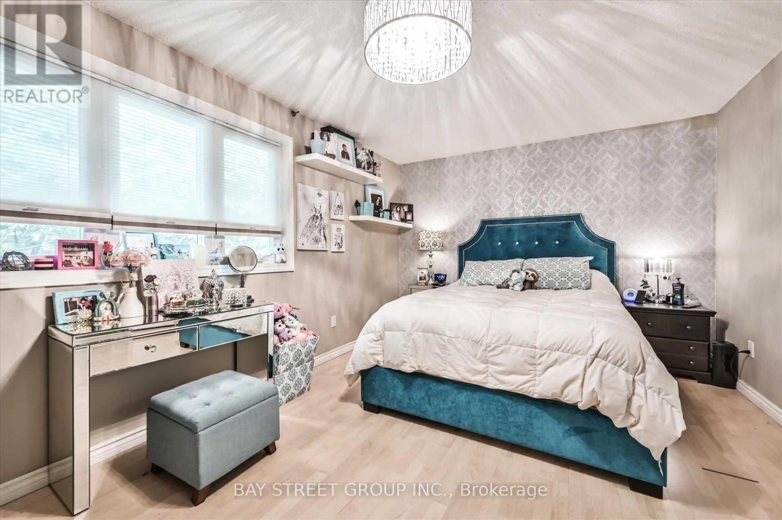 39 BARRINGTON CRESCENT Image 14