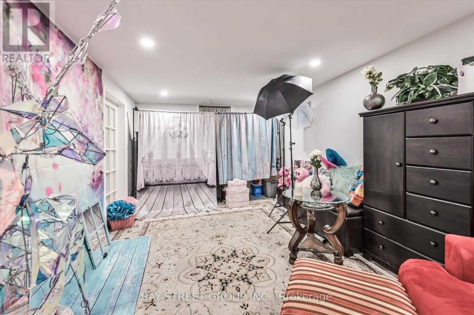 39 BARRINGTON CRESCENT Image 17