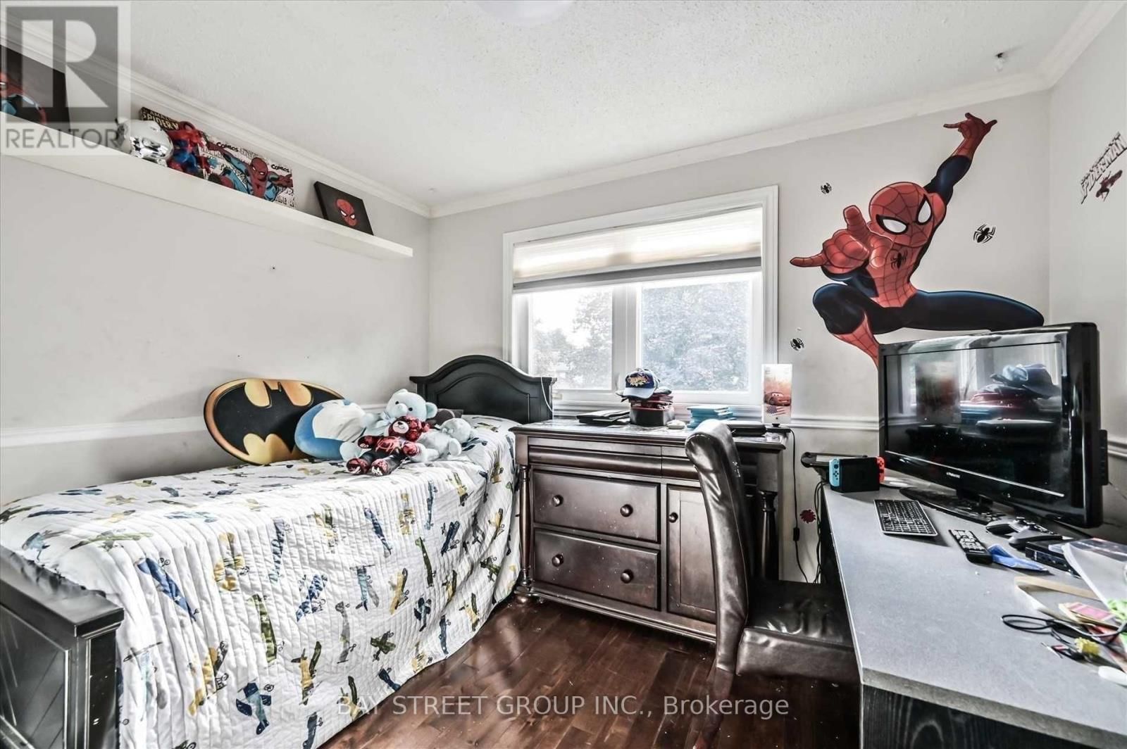 39 BARRINGTON CRESCENT Image 18