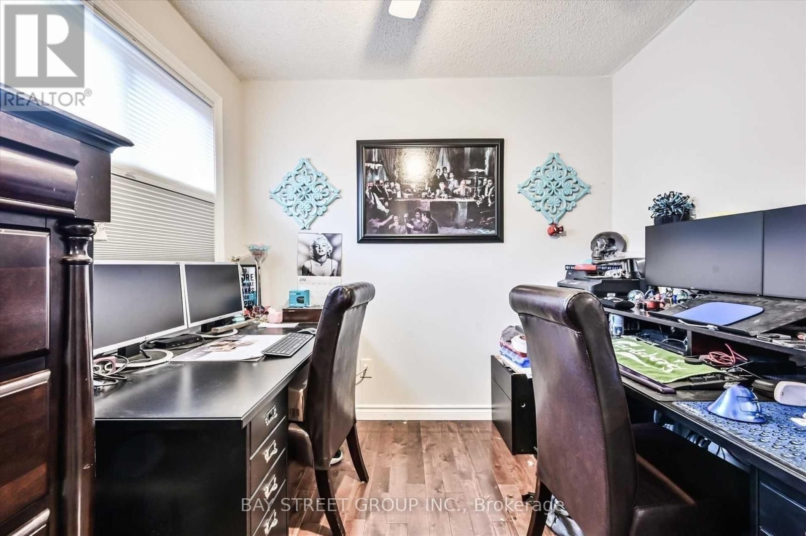 39 BARRINGTON CRESCENT Image 19