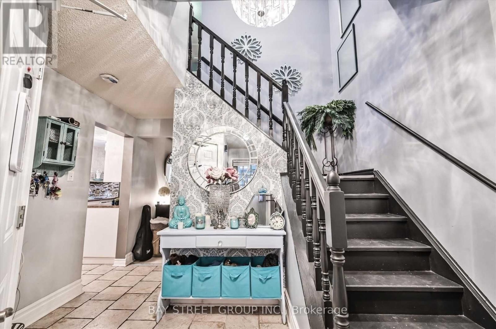 39 BARRINGTON CRESCENT Image 3